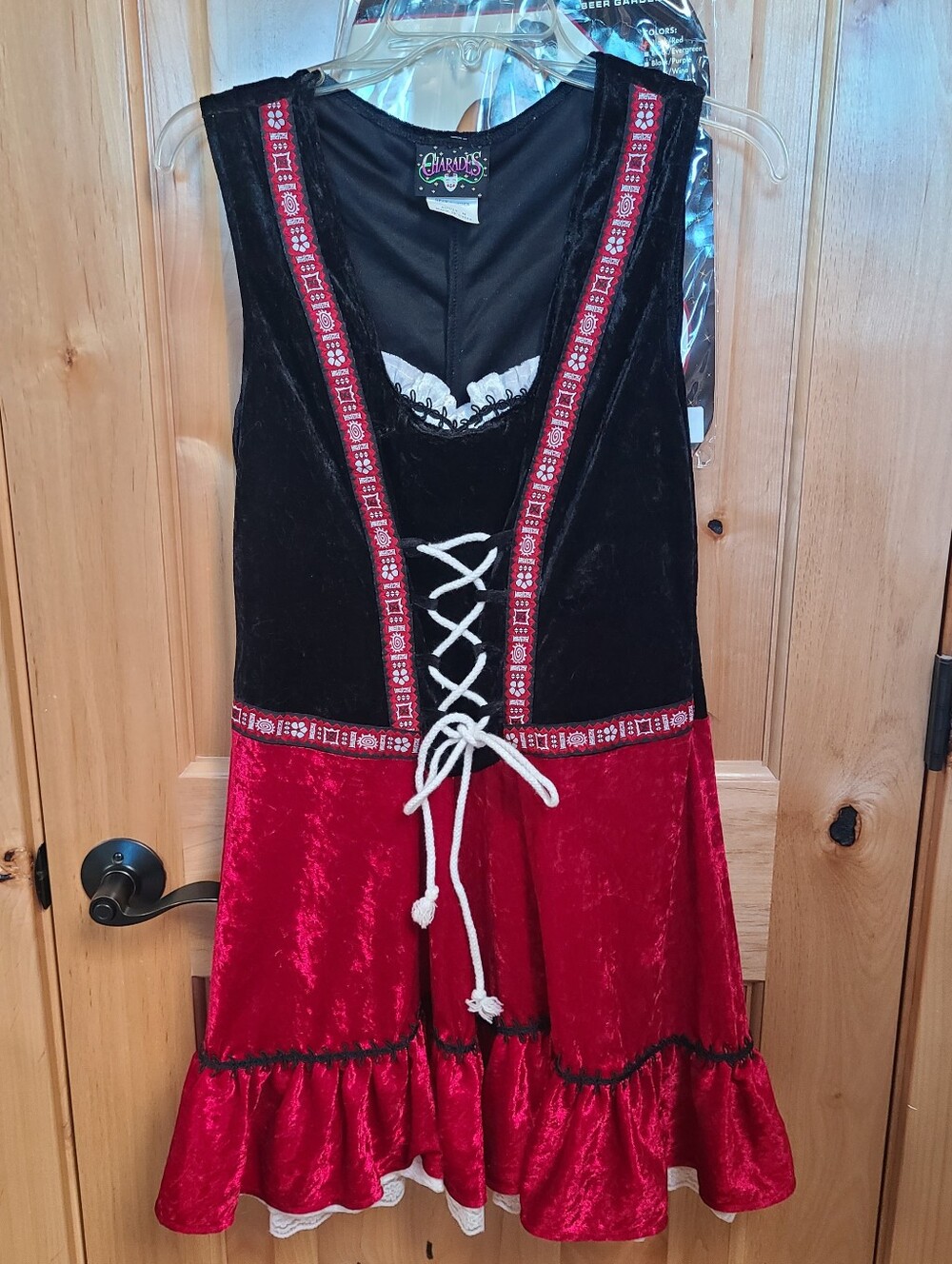 Beer Garden Girl Adult Oktoberfest Costume Red Size M 8-10. Very good condition